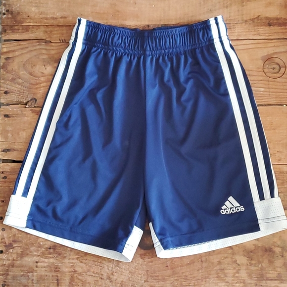 Adidas Shorts Size Small - Picture 1 of 2